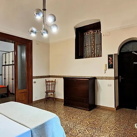 Casa Lia Чефалу