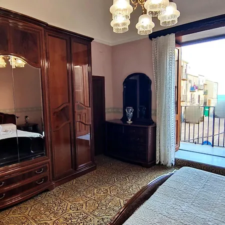 Casa Lia Чефалу